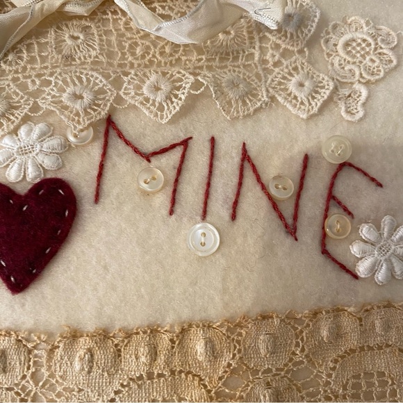 Handcrafted Felt Valentine “Be Mine” Wall Hanging Banner Romantic Lace Appliqué - Picture 4 of 15